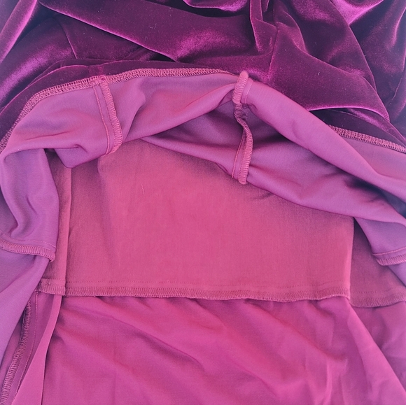 Pinup Couture Laura Byrnes Red Velvet Gilda Pencil Dress - Picture 15 of 15